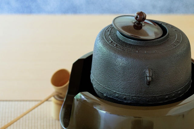 茶の湯の風炉